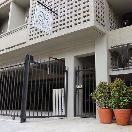 Brblock Boutique And Residences Makati City Esterno foto