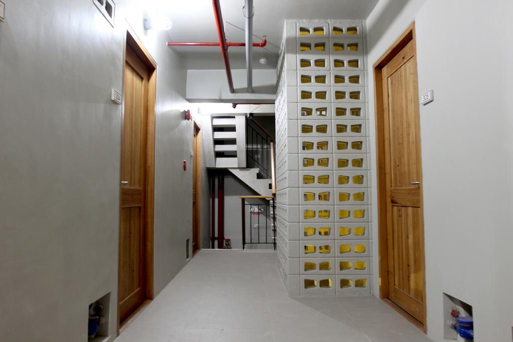 Brblock Boutique And Residences Makati City Esterno foto